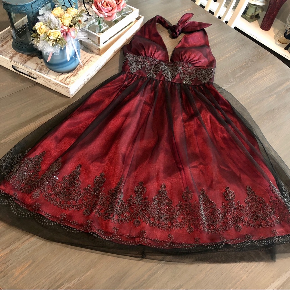 Adrianna Papell burgundy cocktail dress